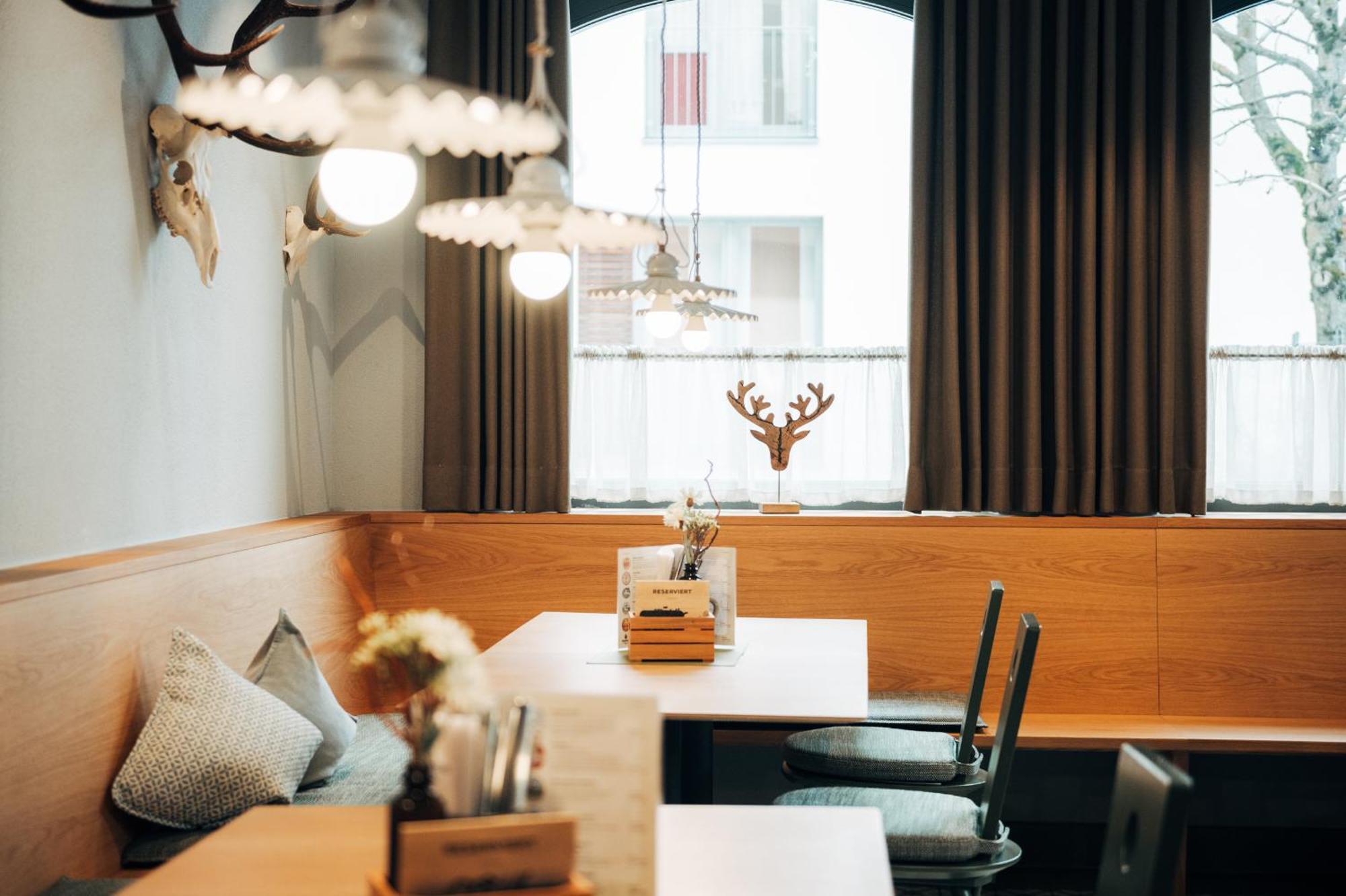 Hotel Zum Goldenen Hirsch 손토펜 외부 사진