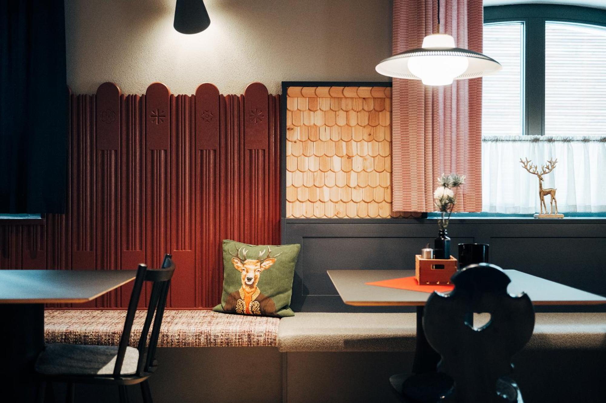 Hotel Zum Goldenen Hirsch 손토펜 외부 사진