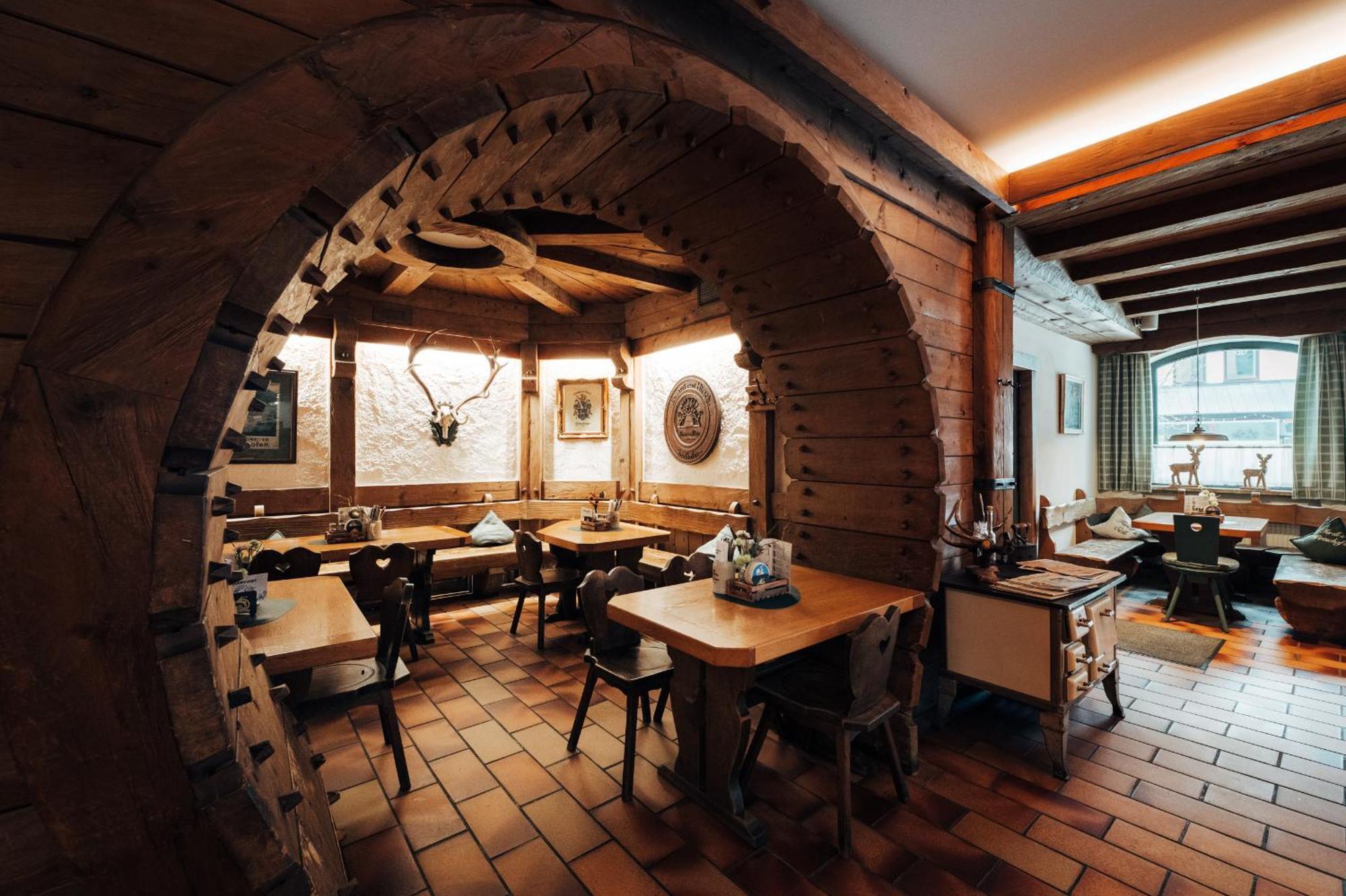 Hotel Zum Goldenen Hirsch 손토펜 외부 사진