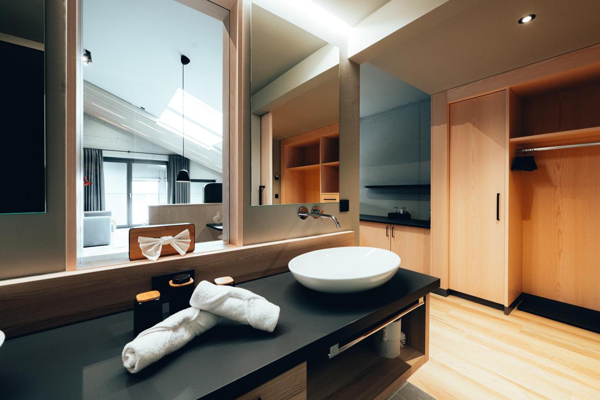 Hotel Zum Goldenen Hirsch 손토펜 외부 사진
